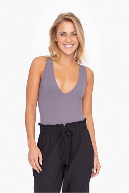 Ribbed Seamless Scoop-Neck